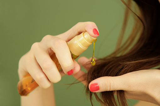 Soins des cheveux durant les vacances sur la plage